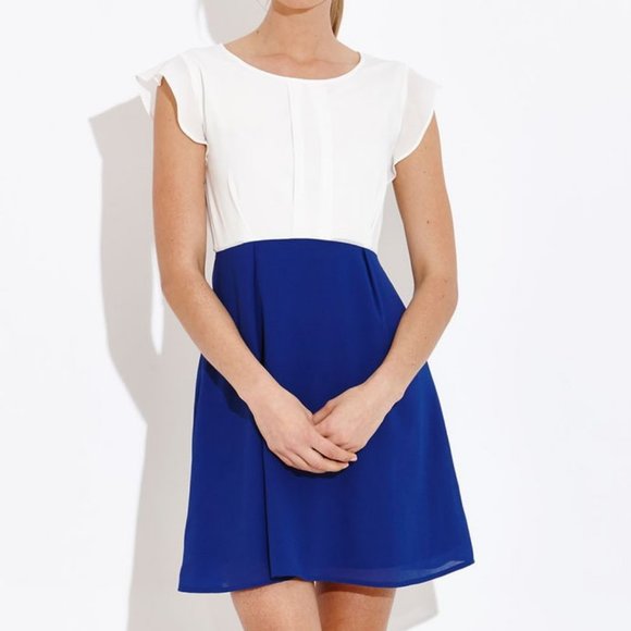 ANGEL EYE LONDON Flutter Sleeve Dress - Picture 2 of 6